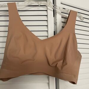 Honeylove v-neck bra, color “sand”